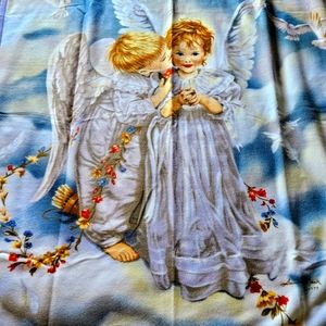Vintage Kissing Angel Fleese Throw Blanket.NiP